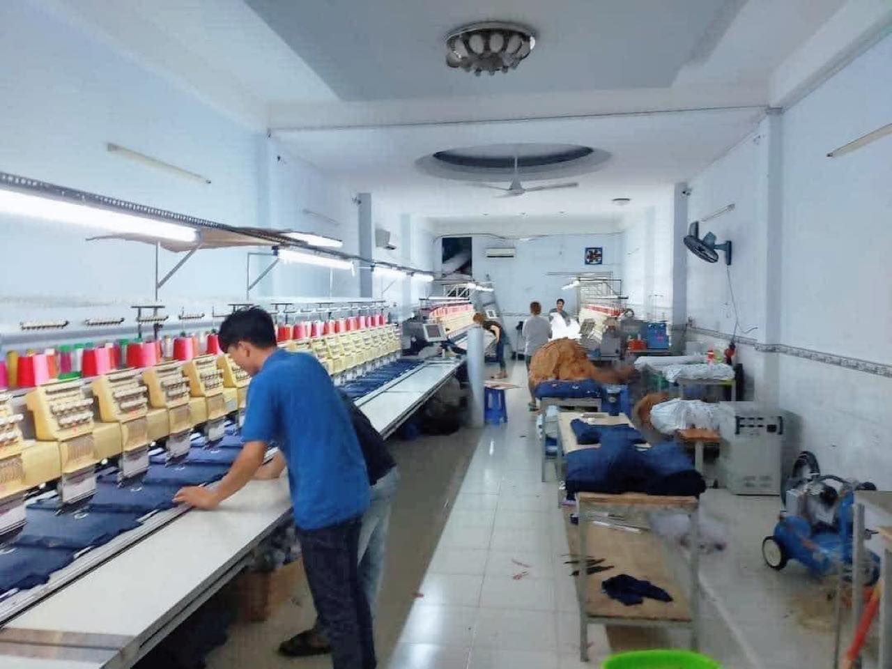 Giảm mạnh 1,8 tỷ còn đúng 7tỷ ngay Lê Trọng Tấn Tân Phú 105m2-3tang hẻm xe tải vi vu 0932030061