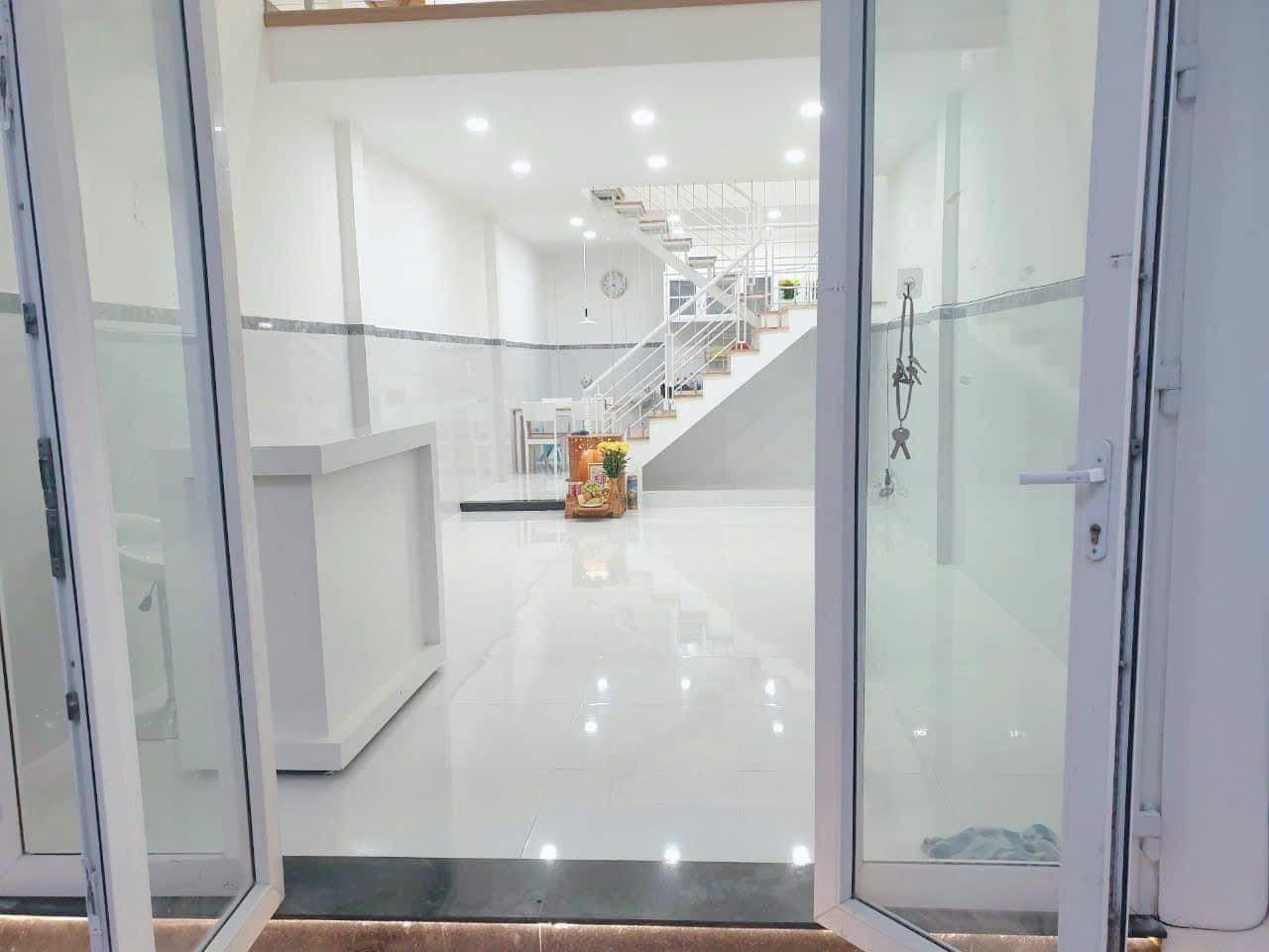 Bán nhà shr-hxh 61m1 gần Lê Trọng Tấn Tân Phú-cạnh DH Công Thương ,5 tỷ nhỉnh 0932030061