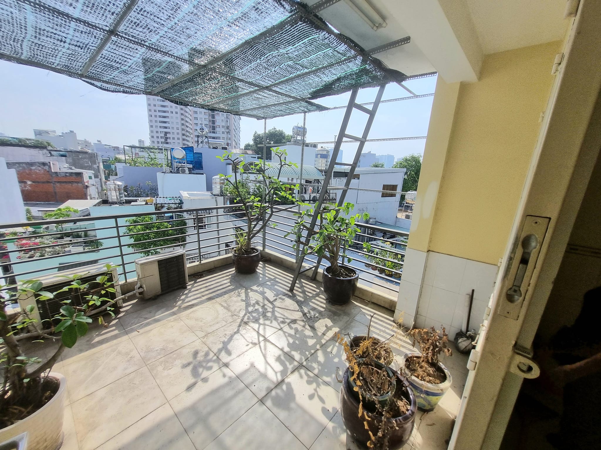 NHÀ bán trung tâm Q3 Lê Văn SỸ nhỉnh 4 tỷ