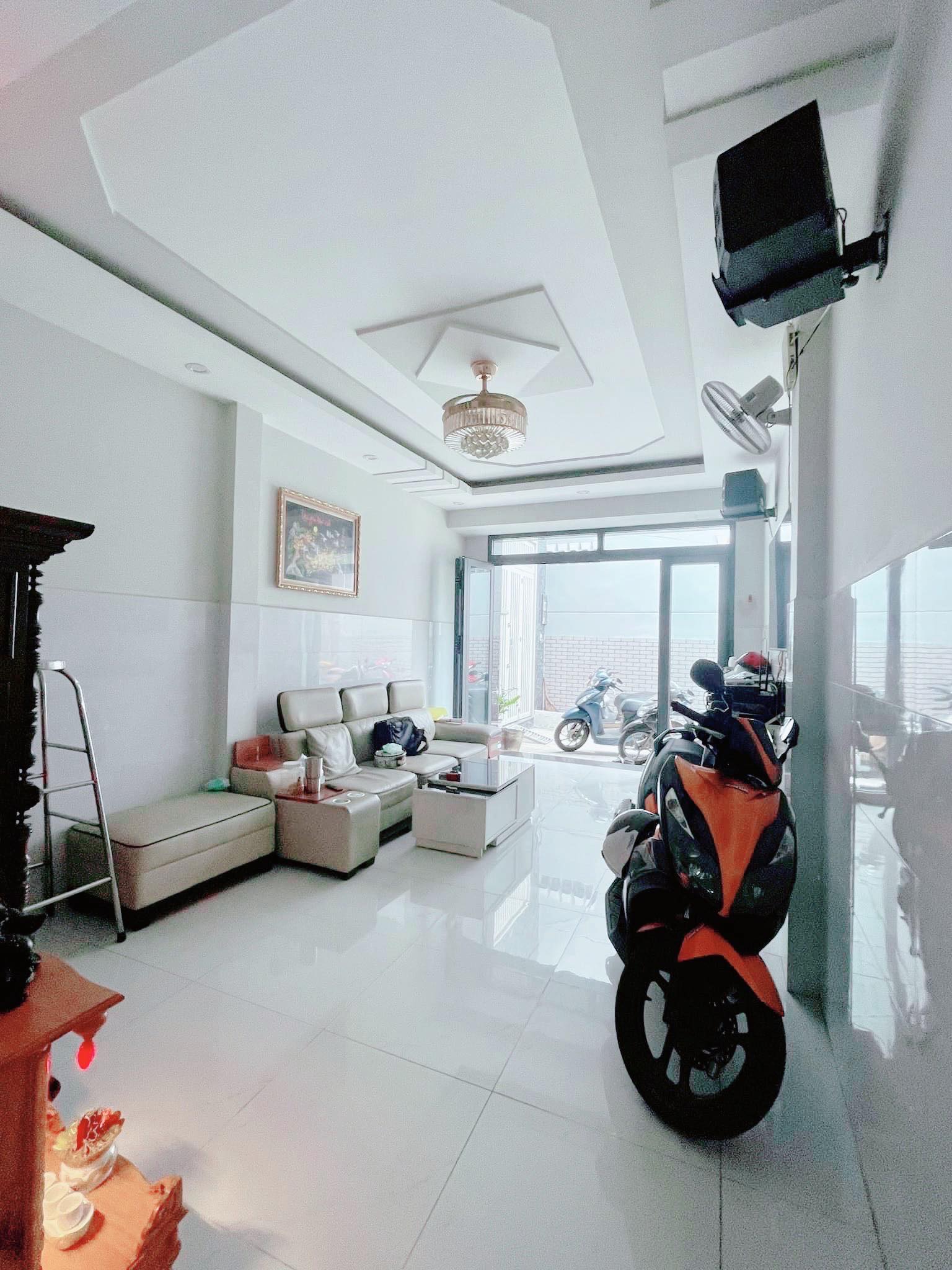 Bán nhà 47m2-3tang Nguyễn Phúc Chu , nở hậu- hẻm kiamoning, liền kề KCN Tân Bình, 4 tỷ nhỉnh 0932030061