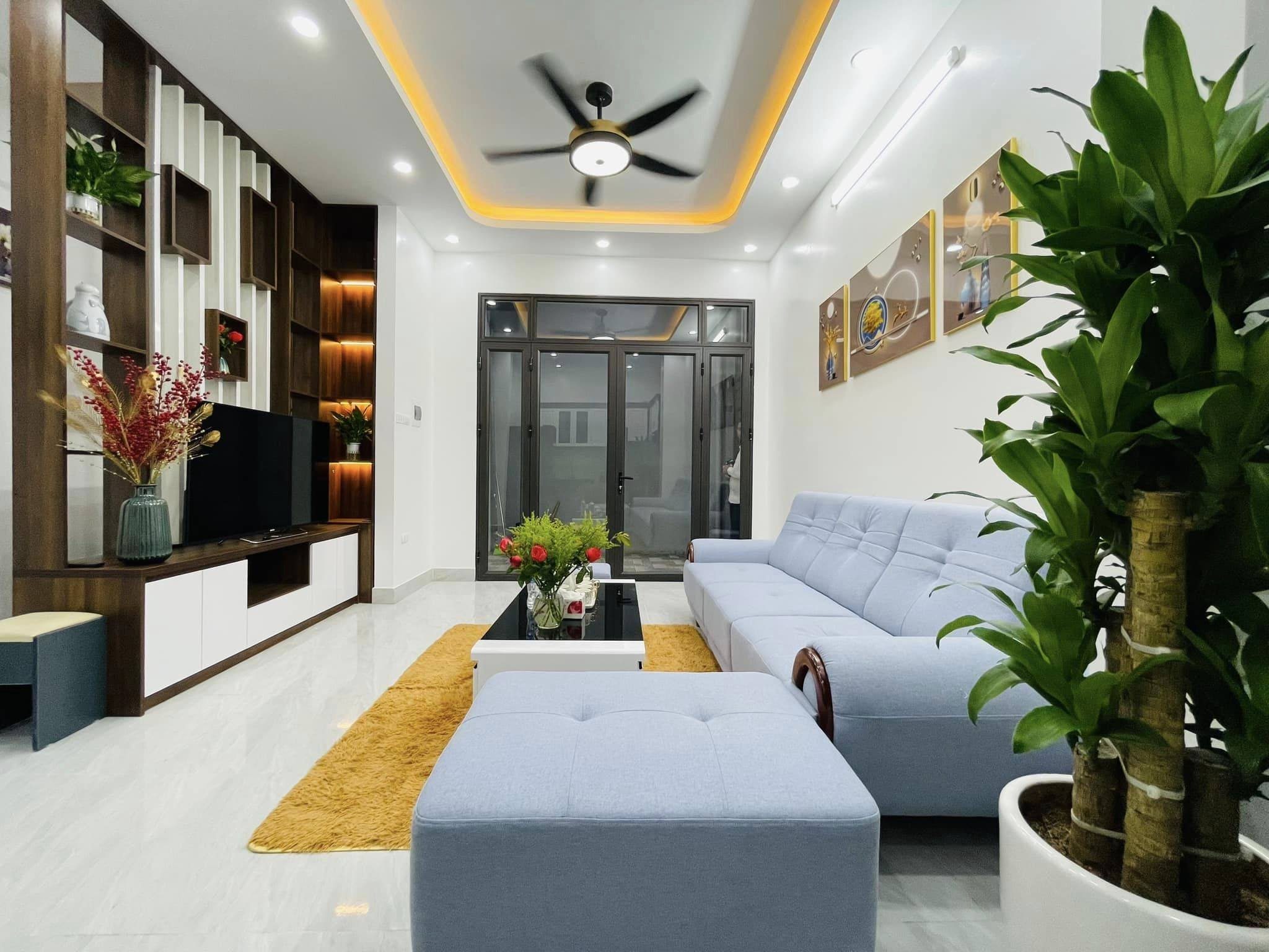Bán Nhà Riêng Ngõ 162 Lê Trọng Tấn 45.6M², MT4.83m, Ô Tô Giá 5 Tỷ