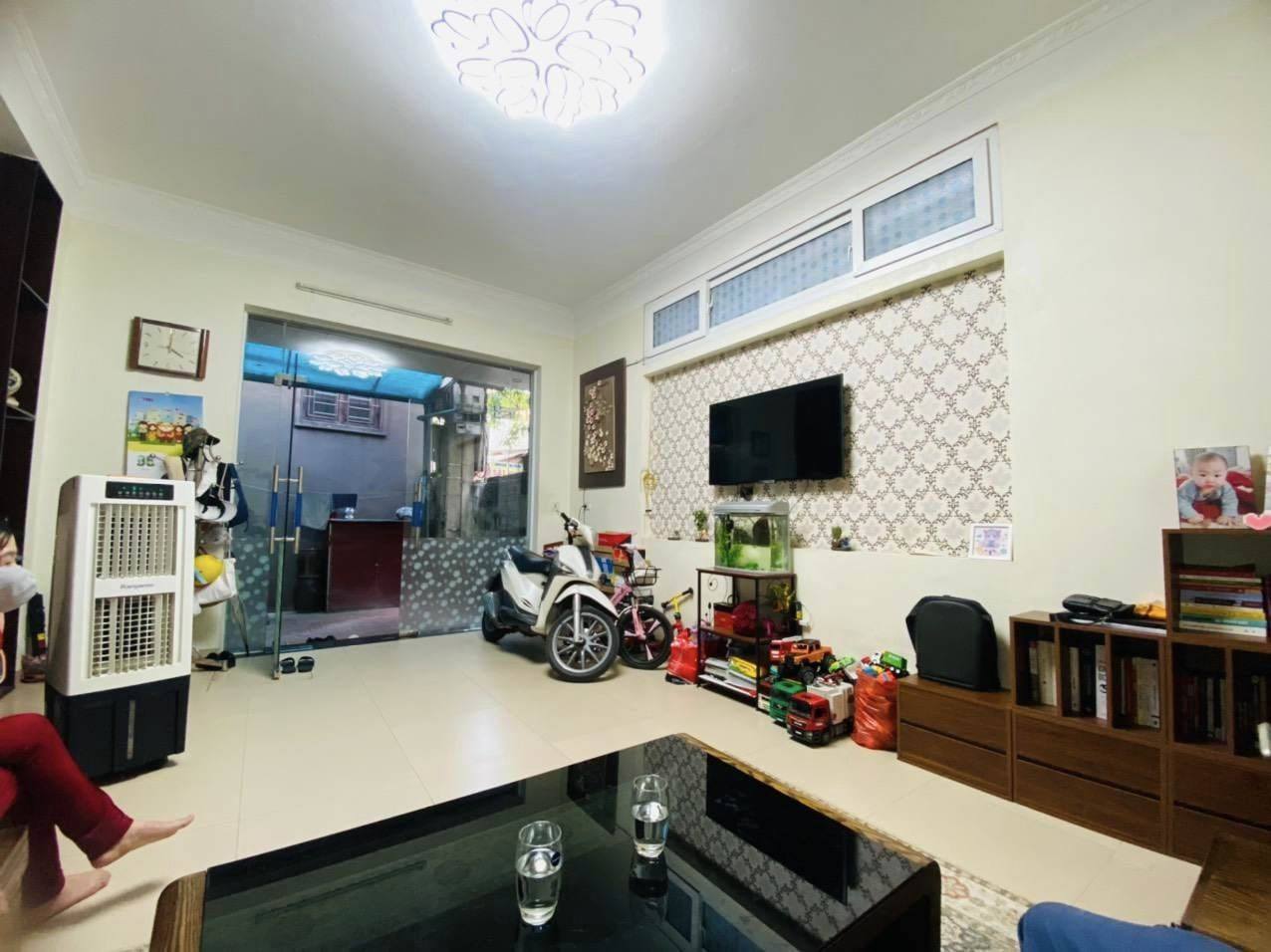 Bán Nhà Riêng Ngõ 92 Vương Thừa Vũ Thanh Xuân 41m2, mặt tiền khủng, lô góc, giá chỉ 5 Tỷ
