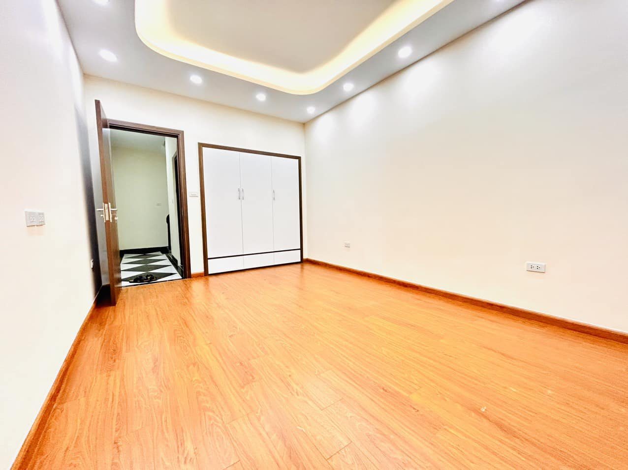 Bán nhà riêng ngõ 43 Tô Vĩnh Diện 40m2, 5 Tầng, 2 Thoáng, Ô Tô Giá Chỉ 6 Tỷ