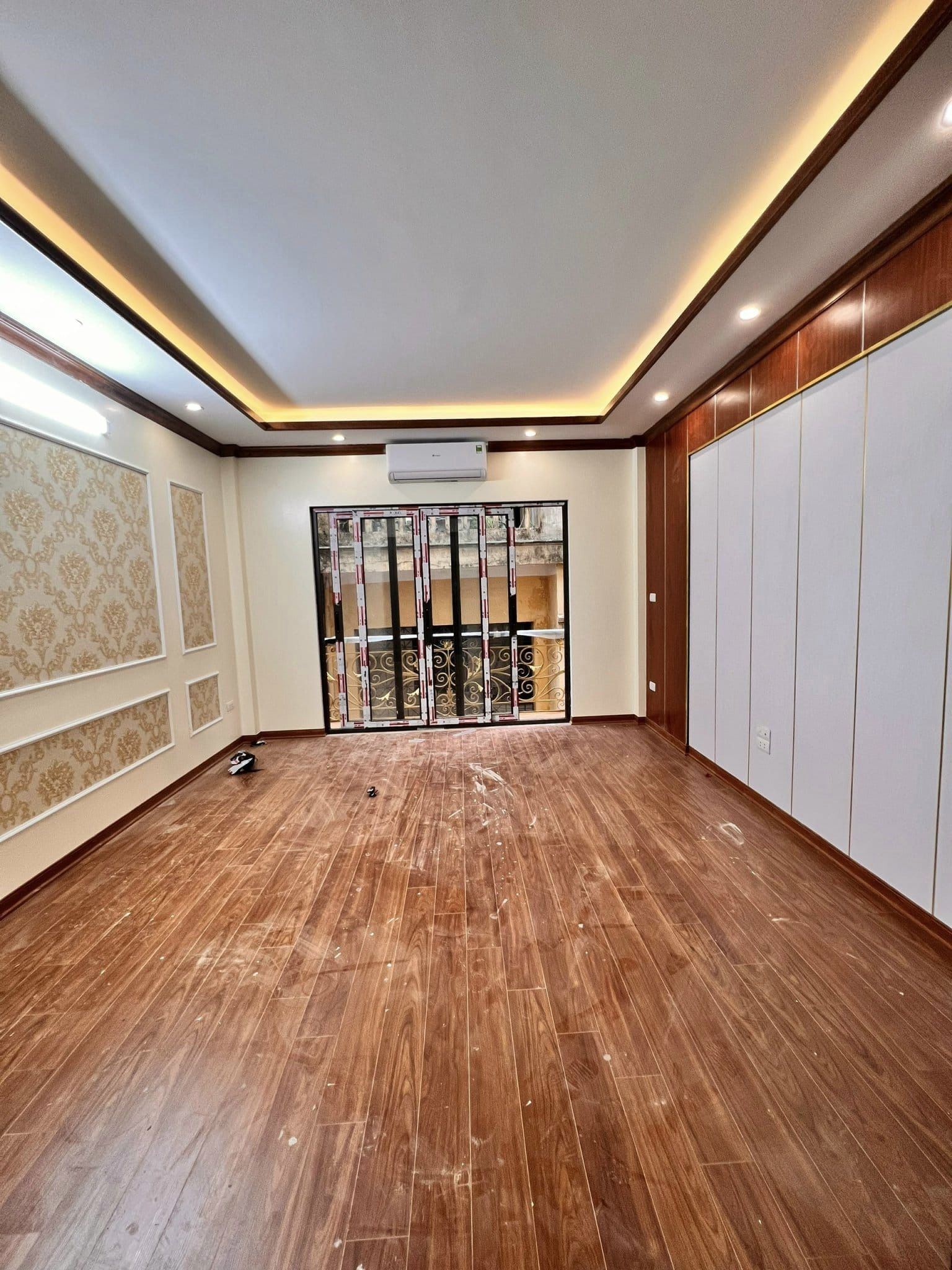 Bán nhà riêng ngõ 192 Lê Trọng Tấn 65m2, 6 Tầng, View Hồ, Thang Máy Giá Chỉ 13 Tỷ