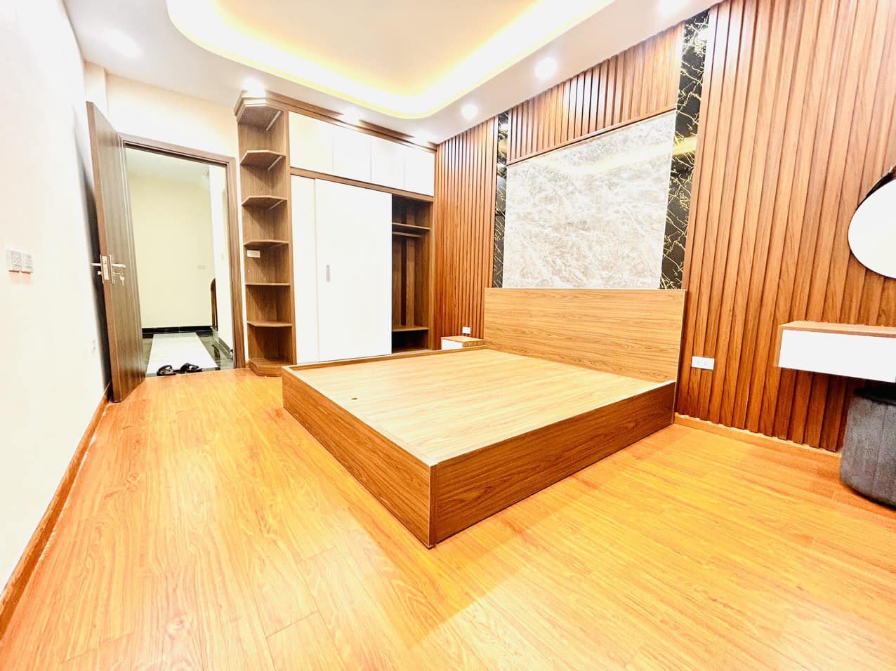 Bán nhà riêng ngõ 43 Tô Vĩnh Diện 40m2, 5 Tầng, 2 Thoáng, Ô Tô Giá Chỉ 6 Tỷ