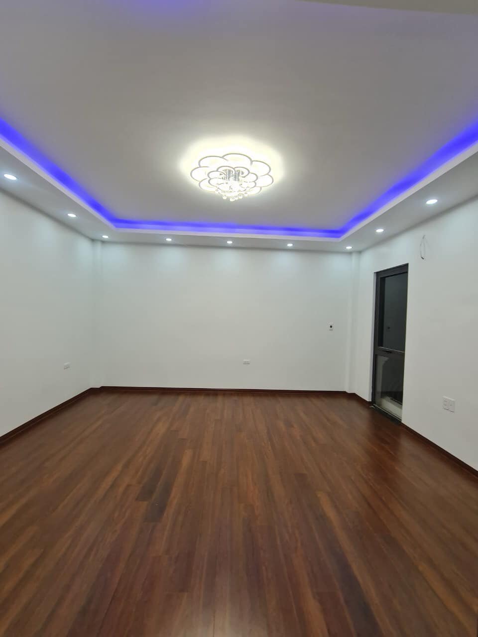 Bán nhà riêng ngõ 236 Lê Trọng Tấn 30m2, Ngõ Thông, Gần Phố Giá Chỉ 4,8 Tỷ