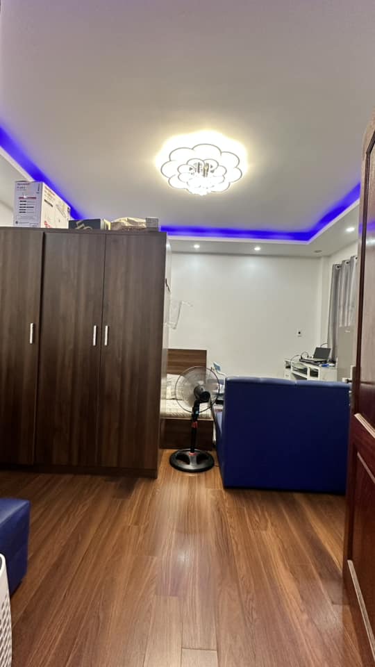 Bán nhà riêng ngõ 72 Tôn Thất Tùng, 40m2, 4T, Ô Tô Giá Chỉ 5,2 Tỷ