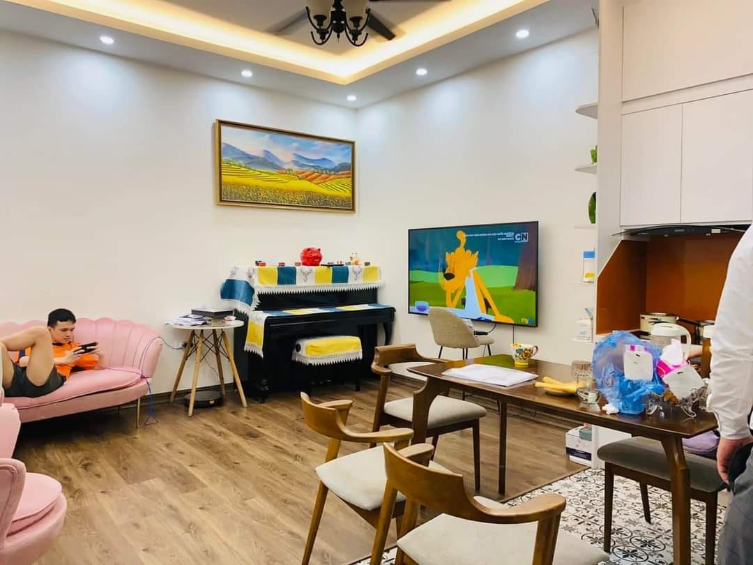 Bán nhà riêng ngõ 10 Tôn Thất Tùng 50m2, MT 4,5m Ô Tô Giá Chỉ 5,6 Tỷ