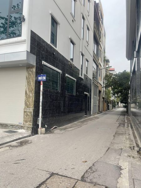 Bán nhà riêng ngõ 236 Lê Trọng Tấn 30m2, Ngõ Thông, Gần Phố Giá Chỉ 4,8 Tỷ