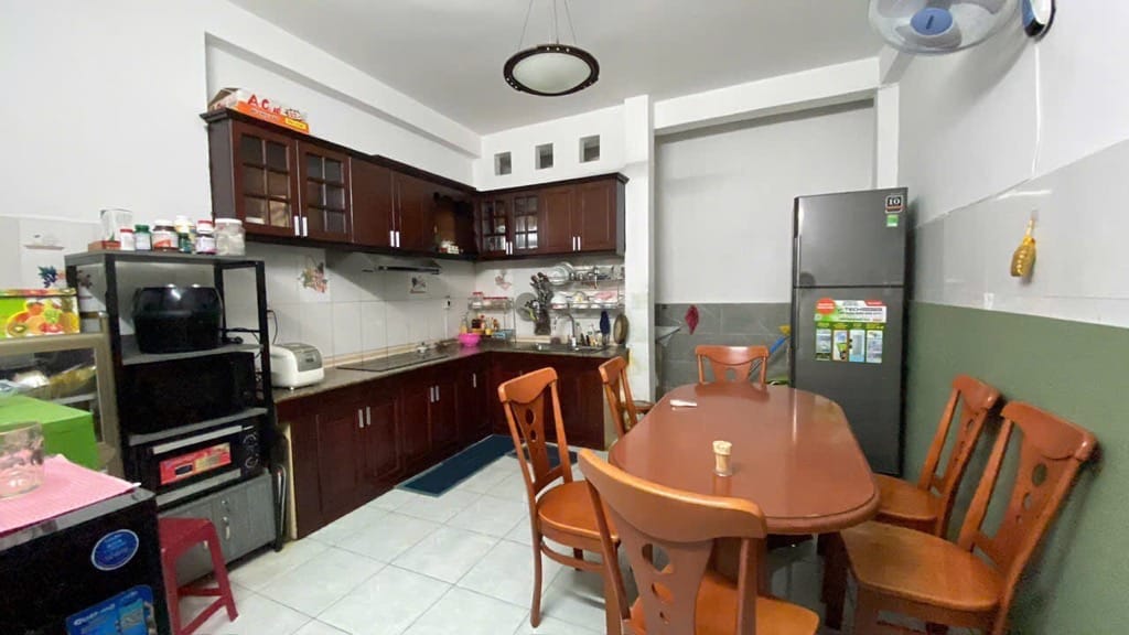Bán nhà hẻm XE TẢI phường 15, Gò Vấp, gần 120m2 sử dụng, 4 PN, 3WC, NHỈNH 4 TỶ
