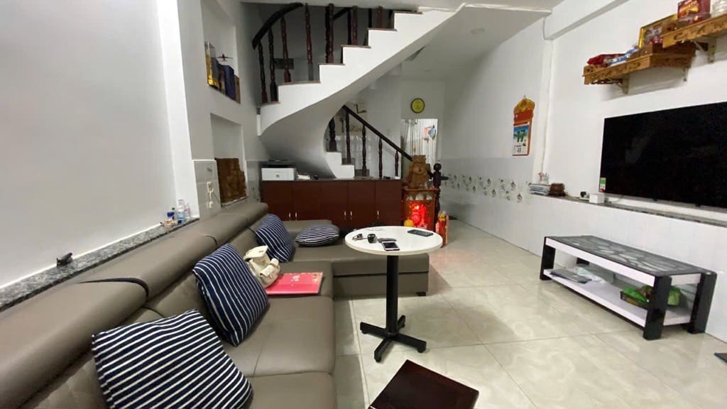 Bán nhà hẻm XE TẢI phường 15, Gò Vấp, gần 120m2 sử dụng, 4 PN, 3WC, NHỈNH 4 TỶ