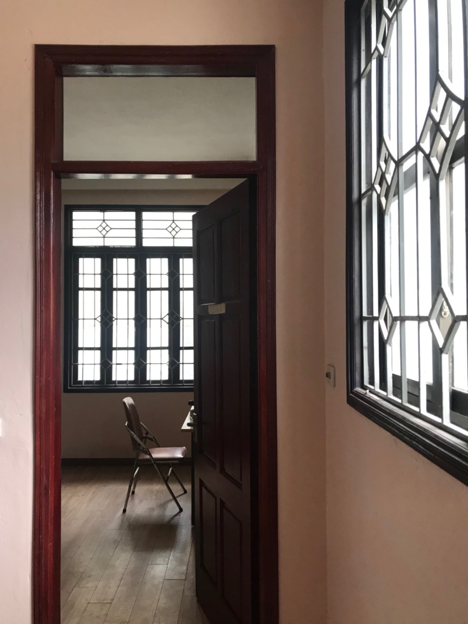 Cho thuê nhà Nguyên Căn DT:60m2-03 tầng-04 ngủ- Đủ đồ sinh hoạt giảm giá từ 16tr xuống còn 13tr