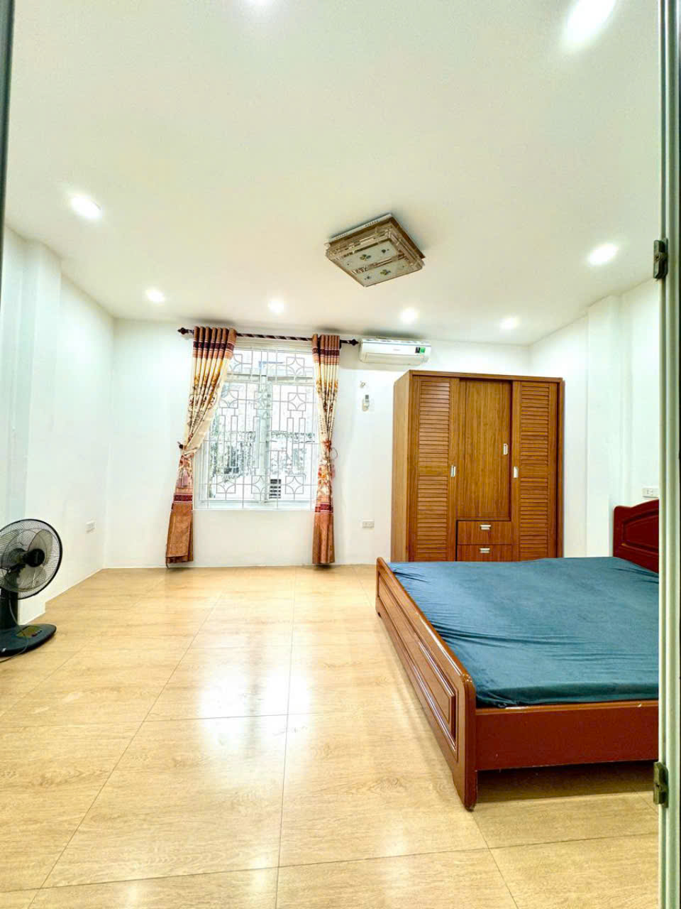 Bán nhà riêng ngõ 252 Tây Sơn 30m2, 5T, MT 5m Dân Xây Ô Tô Giá Chỉ 5,3 Tỷ