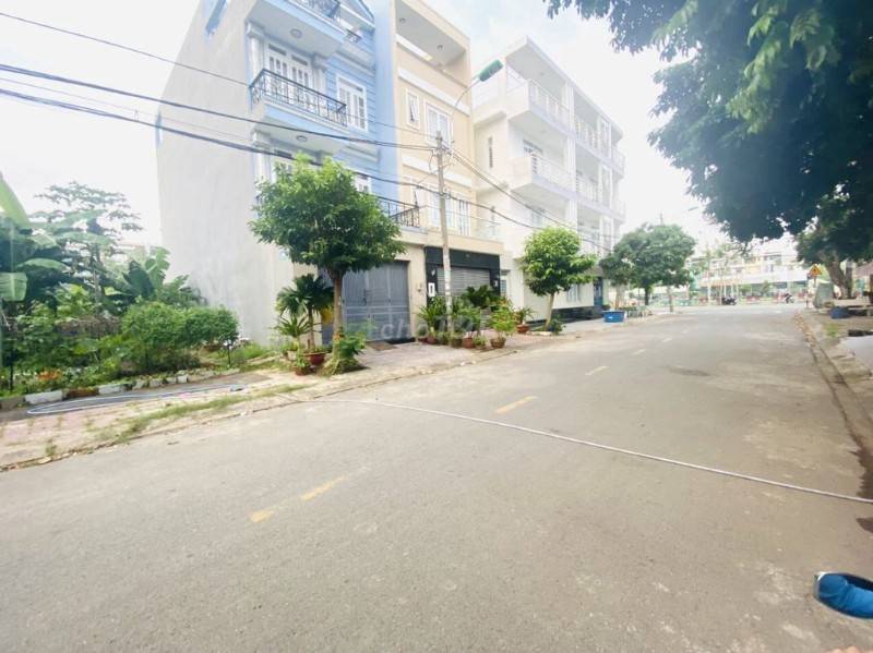 Cần bán gấp nền đất 68m2 MT 12m cách Võ Văn Kiệt 400m, sổ hồng riêng