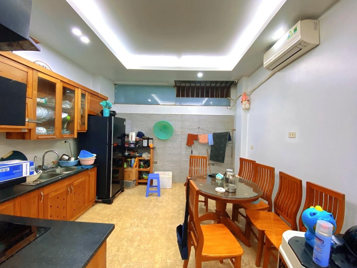 Bán nhà riêng ngõ 72 Tôn Thất Tùng 52m2, 6T, Ô Tô, 3 Thoáng Giá Chỉ 8,1 Tỷ