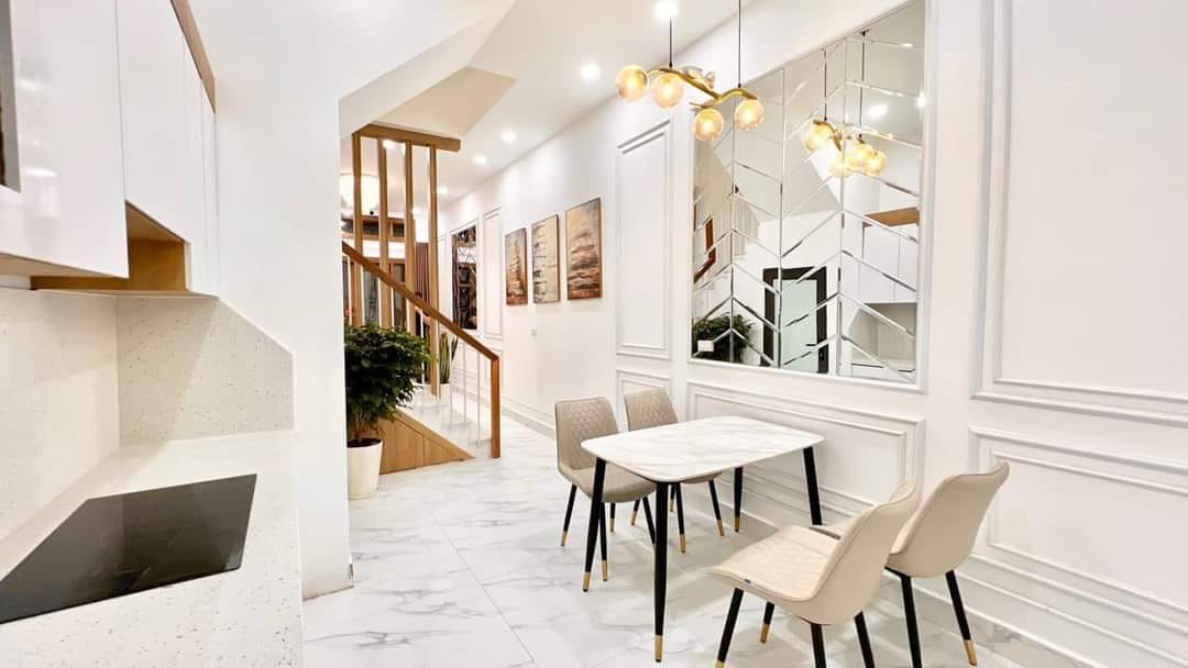 Bán nhà riêng ngõ 72 Tôn Thất Tùng, 40m2, 4 tầng, giá chỉ 5 Tỷ