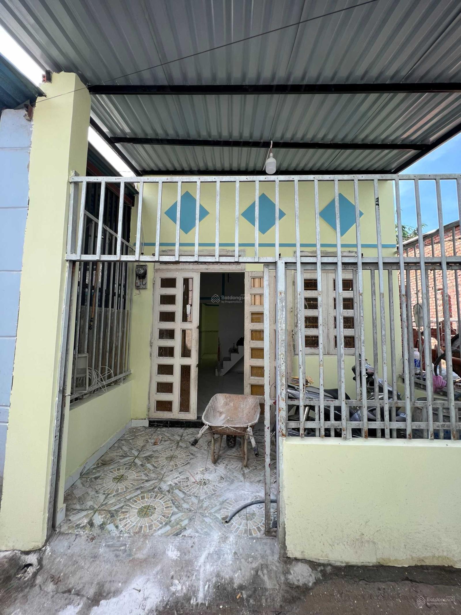 Cần bán gấp nhà sổ riêng cách Mỹ Phước - Tân Vạn chỉ 30m