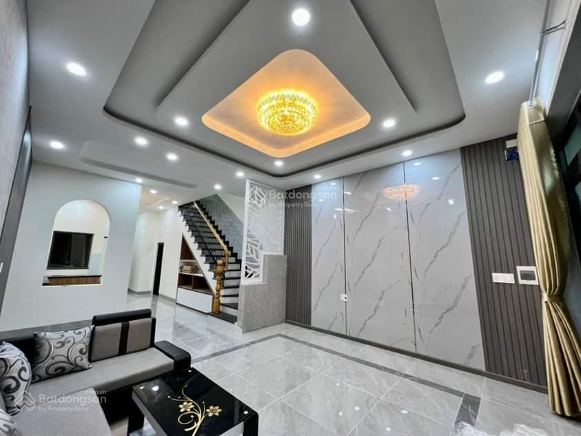 Nhà lầu tặng hết nội thất sân ô tô DT 116m2 giá chỉ 4.2 tỷ
