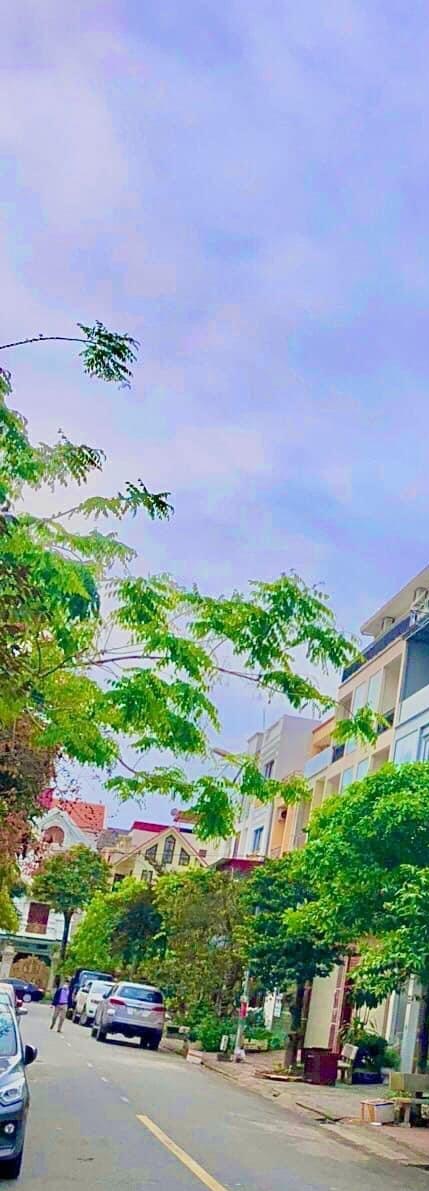 Bán nhà phố thương mại 4 tầng TP Bắc Ninh tiện nghi giá tốt