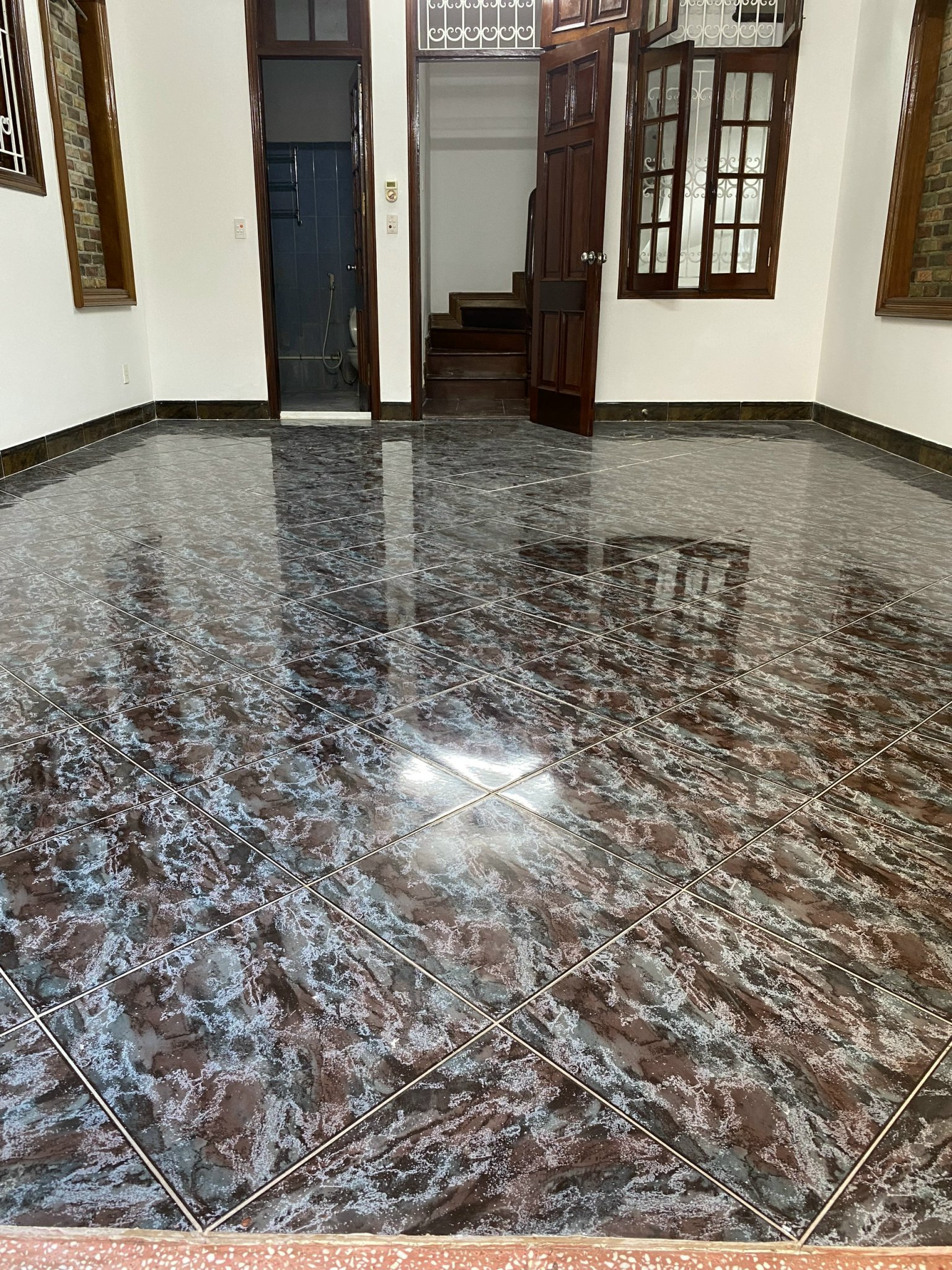 Chính chủ bán nhà riêng Lạc Long Quân ô tô vào tận nhà, giá chỉ 10 tỷ