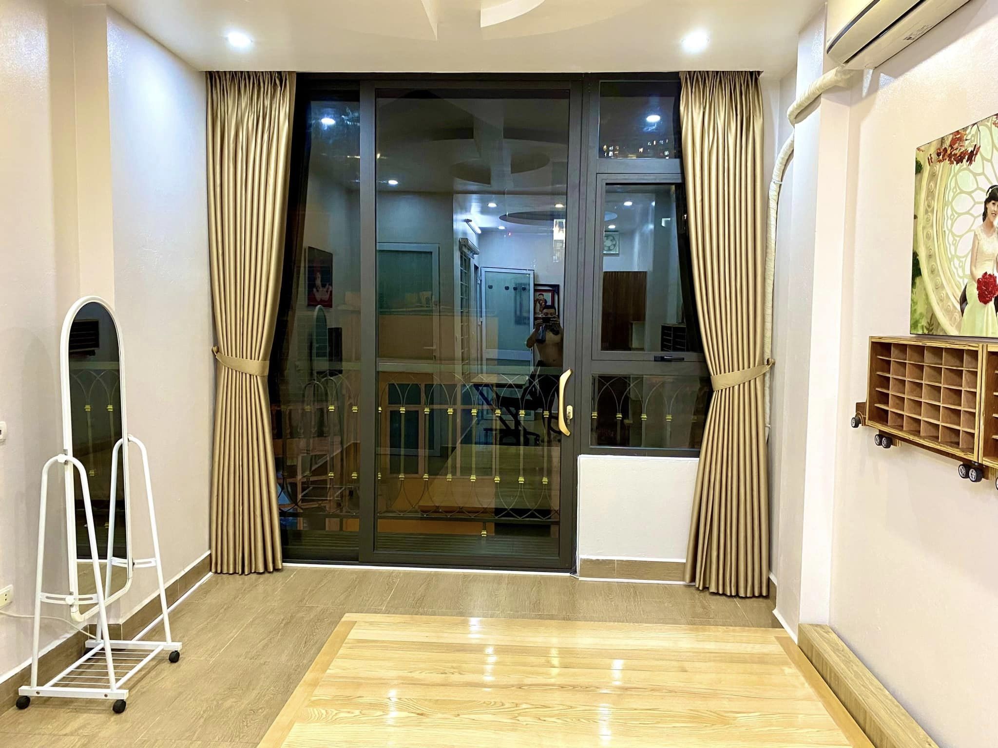 Bán nhà riêng ngõ 10 Tôn Thất Tùng, 45,6m2, 4T , Ô Tô Giá Chỉ 6,5 Tỷ