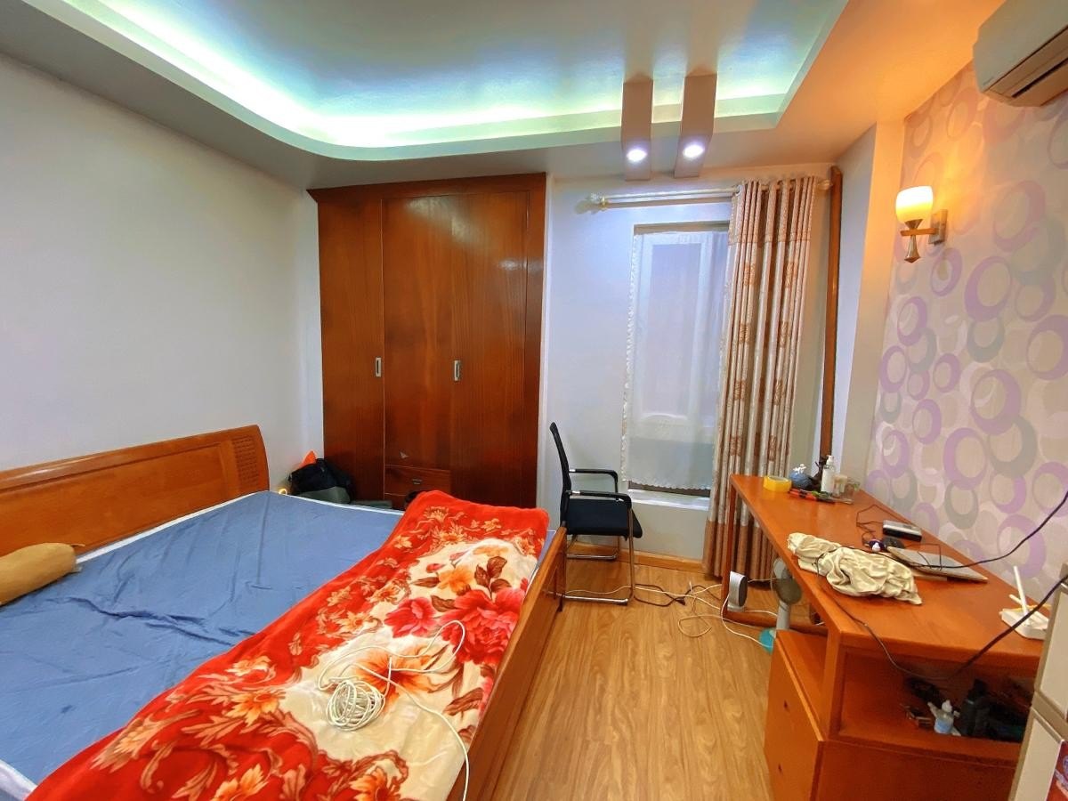 Bán nhà riêng ngõ 72 Tôn Thất Tùng 52m2, 6T, Ô Tô, 3 Thoáng Giá Chỉ 8,1 Tỷ