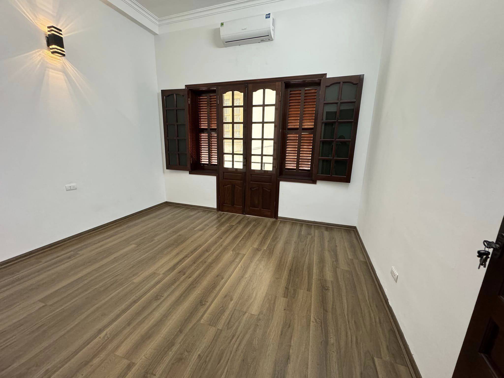 Bán nhà riêng ngõ 236 Lê Trọng Tấn 45m2, 5T, Phân Lô, Ô Tô Tránh Giá Chỉ 7 Tỷ