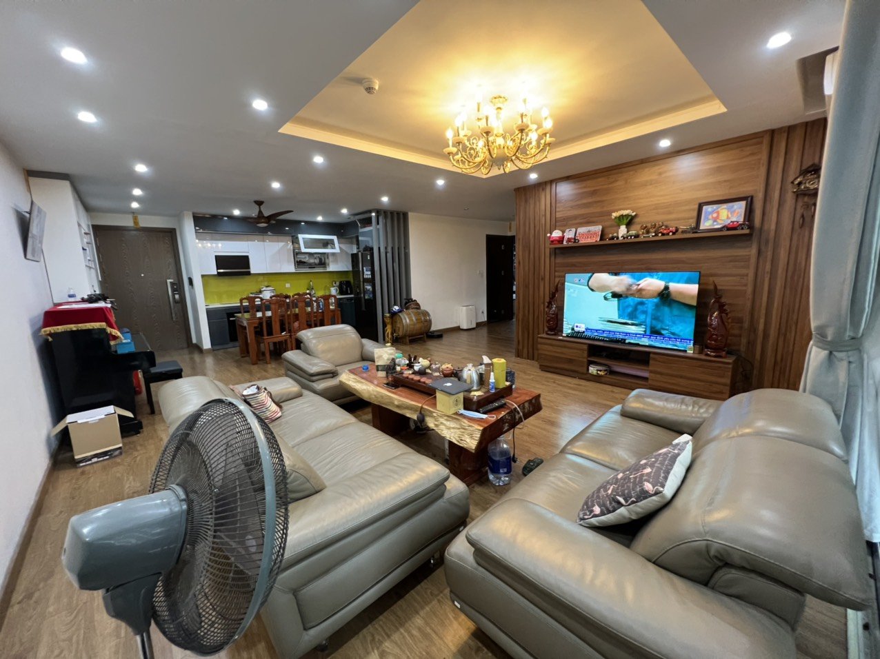 Cần tiền kinh doanh bán nhanh căn Mulberry Lane tầng trung, nhà mới, đẹp, để lại full đồ