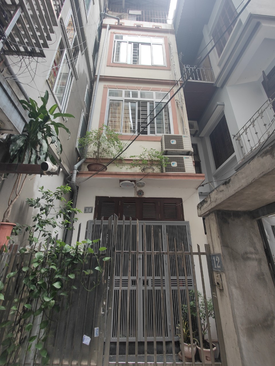 Cho thuê nhà Nguyên Căn DT:60m2-03 tầng-04 ngủ- Đủ đồ sinh hoạt giảm giá từ 16tr xuống còn 13tr