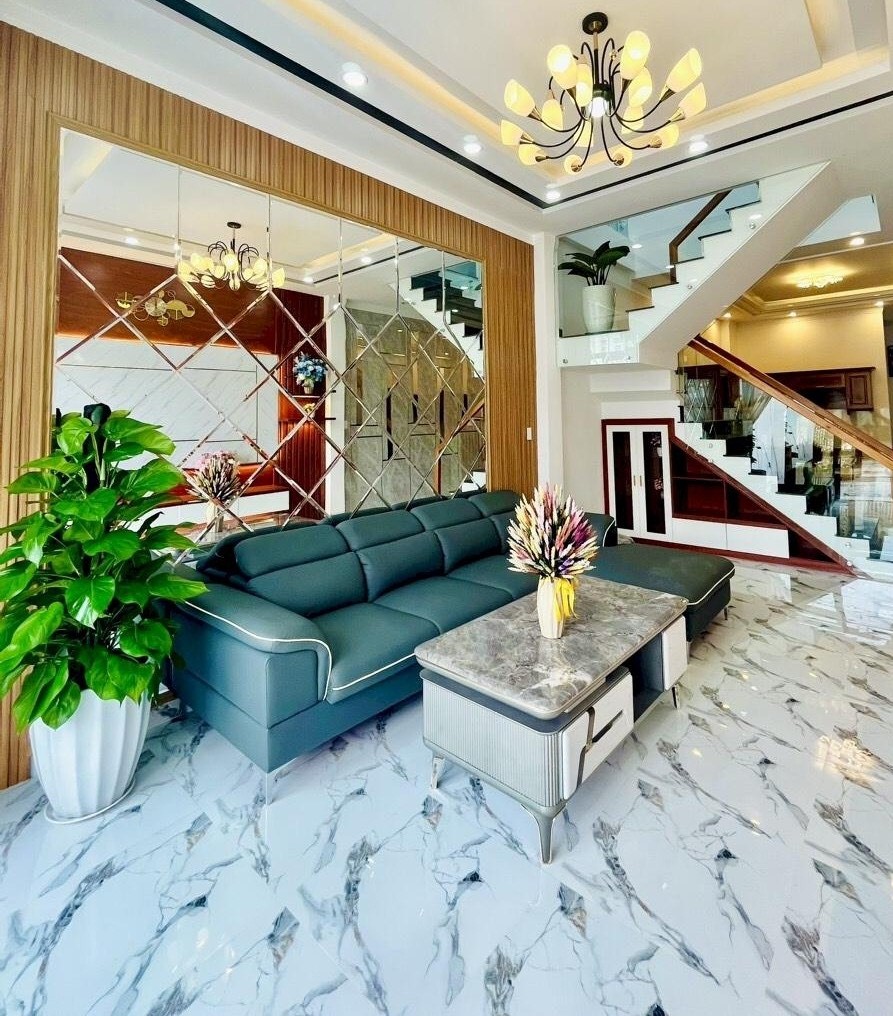Cần bán nhà phố Plei Ku được xây kiên cố giá tốt
